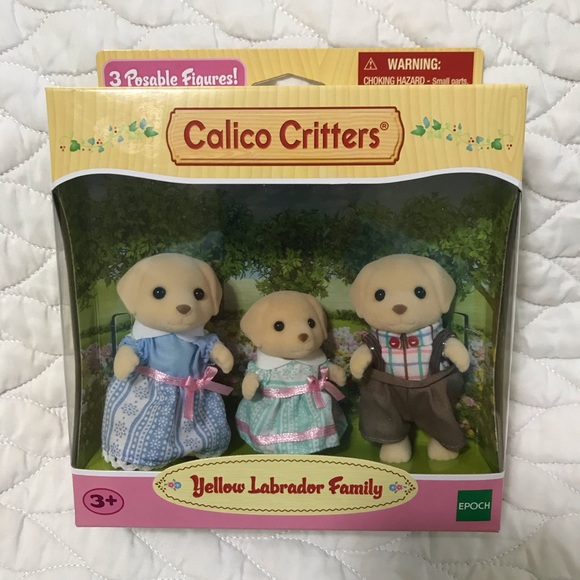 Calico Critters Yellow Labrador Family - Picture 1 of 6